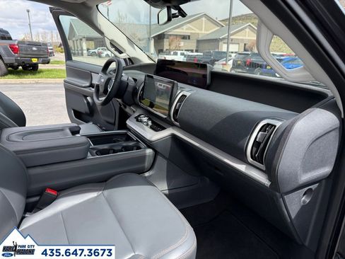 Used 2025 Ford Expedition Max Active AWD/4WD image 43
