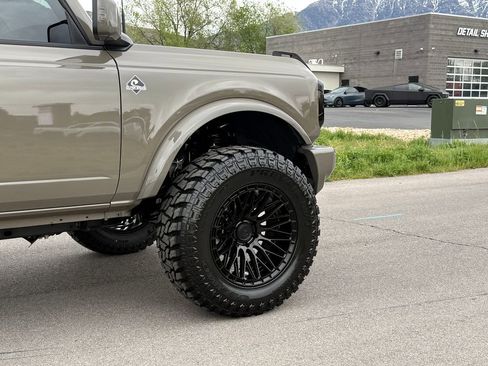 Used 2025 Ford Bronco Outer Banks AWD/4WD image 4
