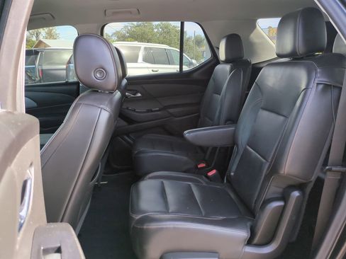 Used 2021 Chevrolet Traverse RS image 13