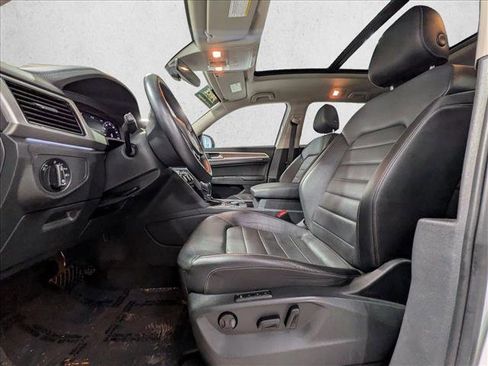 Used 2018 Volkswagen Atlas SEL Premium image 16