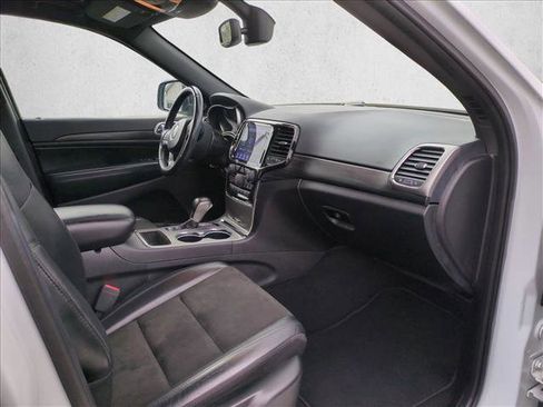 Used 2020 Jeep Grand Cherokee Laredo w/ Laredo X Package image 18