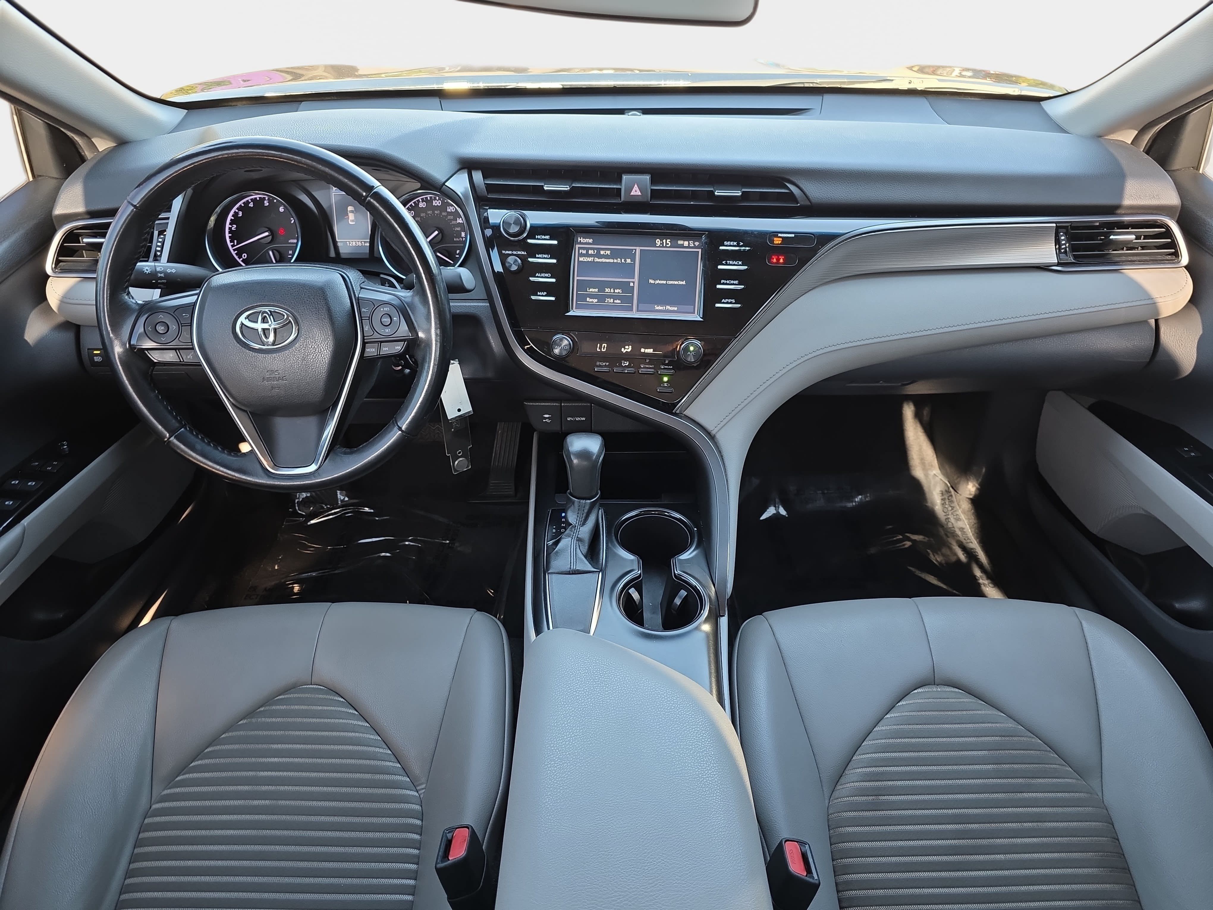 Used 2019 Toyota Camry SE FWD image 9