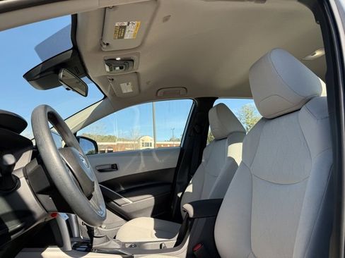 Used 2025 Toyota Corolla Cross L image 25