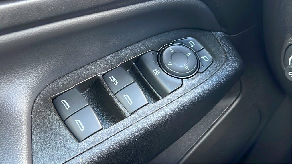 Used 2023 Chevrolet Equinox LT w/ LPO, Floor Liner Package AWD/4WD image 18