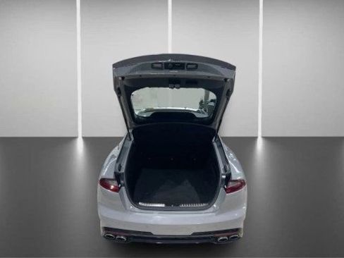 Used 2019 Kia Stinger GT1 image 9