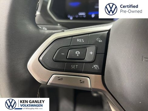 Certified 2024 Volkswagen Tiguan SE w/ Panoramic Sunroof Package AWD/4WD image 20