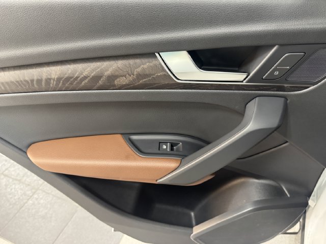 Used 2019 Audi Q5 Premium w/ Convenience Package AWD/4WD image 38