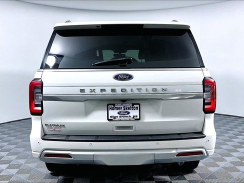 Used 2023 Ford Expedition Platinum AWD/4WD image 4