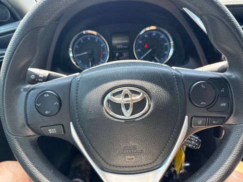 Used 2019 Toyota Corolla LE FWD image 12