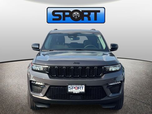 Used 2023 Jeep Grand Cherokee Limited w/ Black Appearance Package AWD/4WD image 29