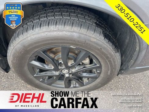 Used 2017 Nissan Rogue SV w/ Midnight Edition Package image 9