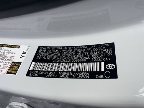 Used 2026 Toyota Prius Plug-In Hybrid image 8