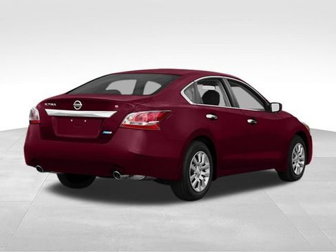 Used 2013 Nissan Altima 2.5 S FWD image 2