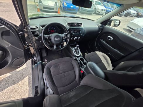 Used 2017 Kia Soul FWD image 13