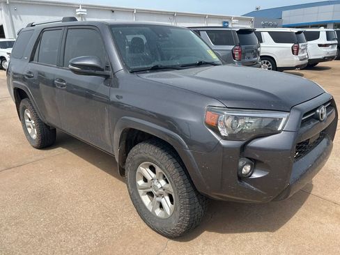 Used 2023 Toyota 4Runner SR5 Premium w/ Moonroof Package AWD/4WD image 8