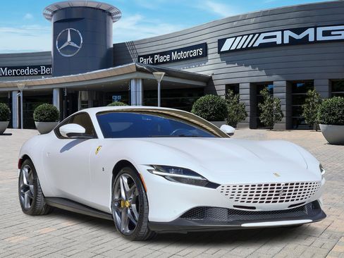 Used 2022 Ferrari Roma image 2