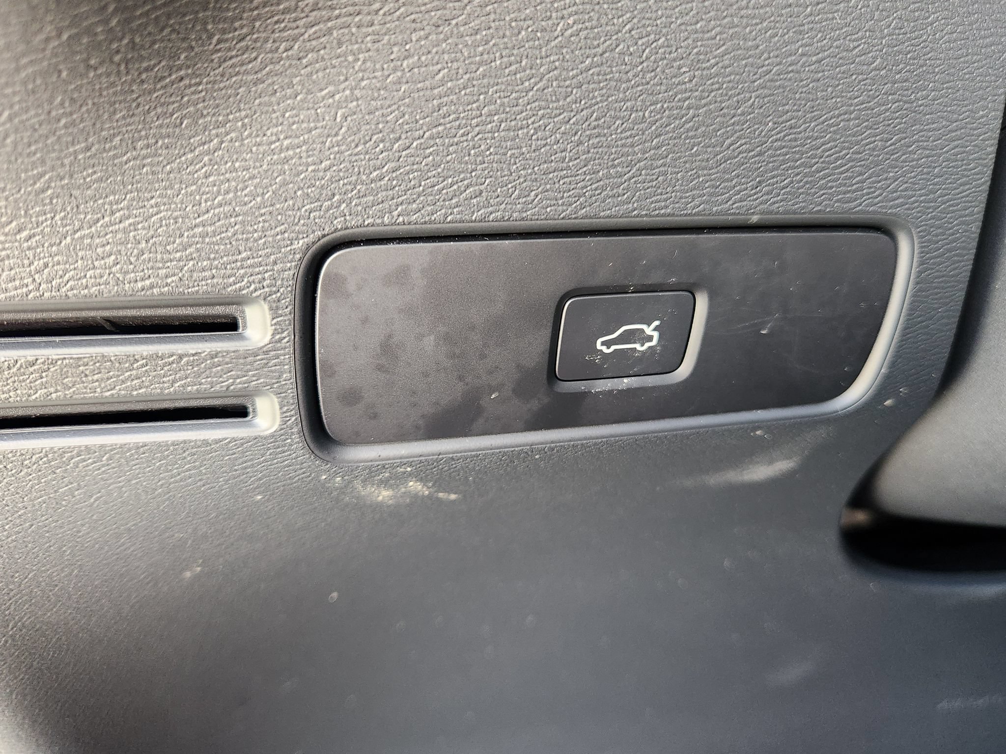 Used 2026 Volvo XC40 B5 Plus AWD/4WD image 20