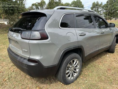 Used 2021 Jeep Cherokee Latitude Plus w/ Mopar Interior Package AWD/4WD image 8