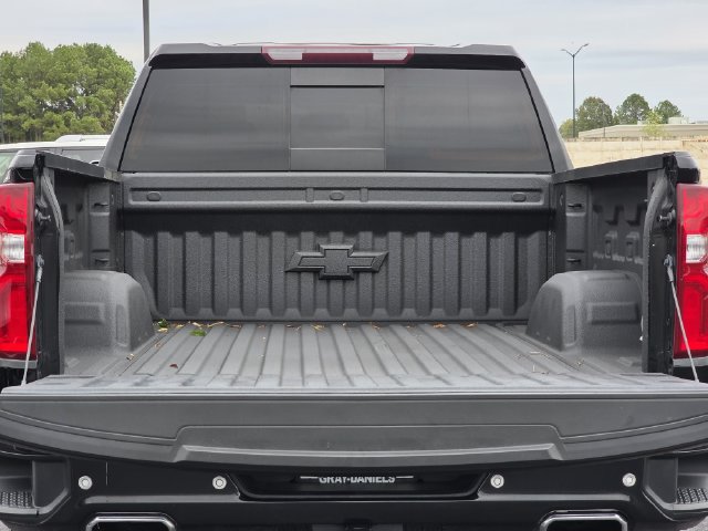 Used 2022 Chevrolet Silverado 1500 LTZ AWD/4WD image 34