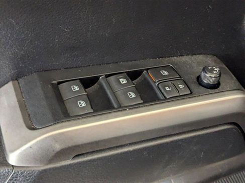 Used 2019 Toyota Tacoma SR5 image 11