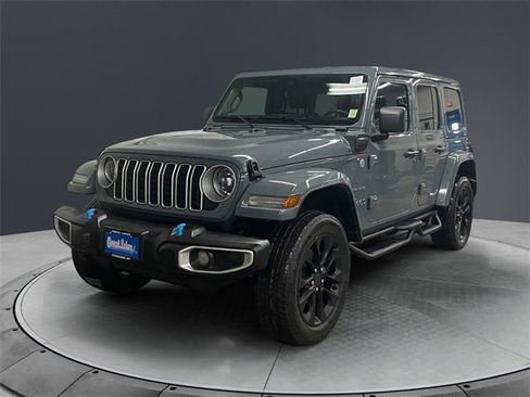 Used 2024 Jeep Wrangler Unlimited Sahara image 7