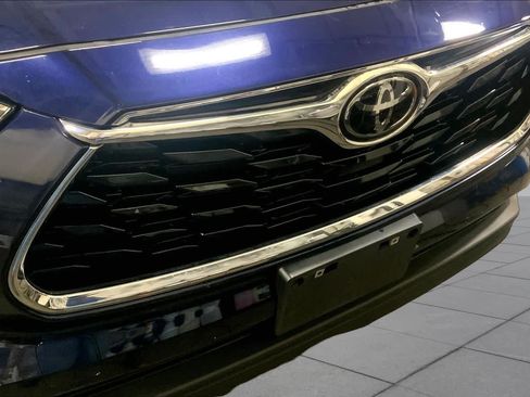 Used 2023 Toyota Highlander Limited AWD/4WD image 30