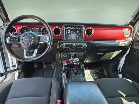 Used 2021 Jeep Gladiator Rubicon AWD/4WD image 17
