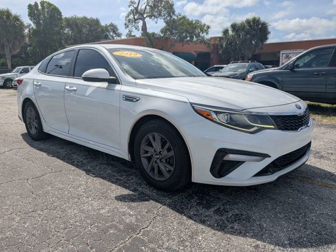 Used 2019 Kia Optima LX FWD image 2
