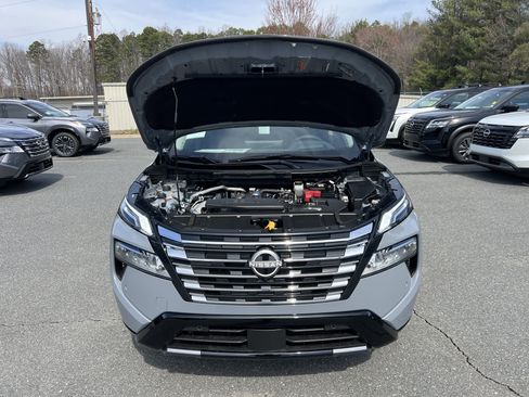 New 2026 Nissan Rogue Platinum image 8