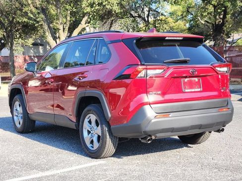 Used 2025 Toyota RAV4 XLE w/ Convenience Package AWD/4WD image 3
