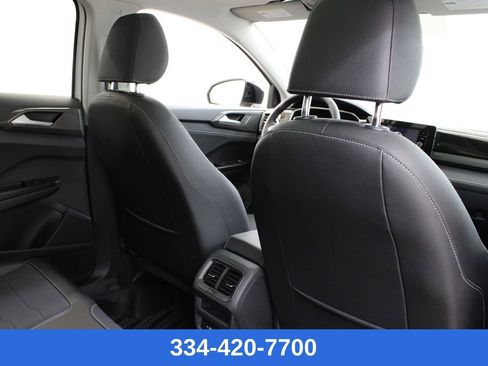 New 2026 Volkswagen Taos SE image 17