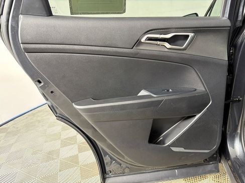 Used 2025 Kia Sportage LX image 21