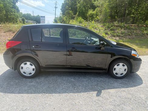 Used 2009 Nissan Versa 1.8 S w/ PWR Pkg FWD image 2
