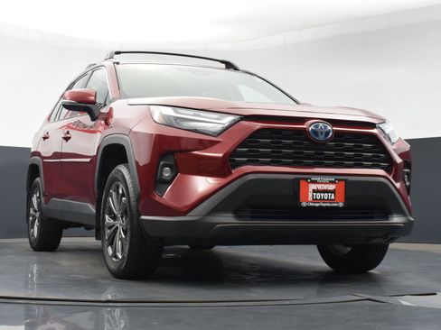 Used 2023 Toyota RAV4 XLE Premium image 32