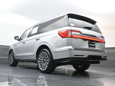 Used 2019 Lincoln Navigator Reserve AWD/4WD image 29