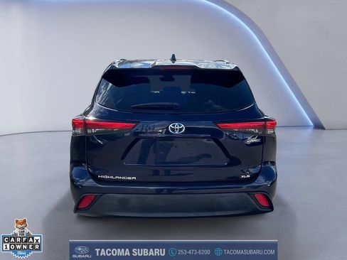 Used 2021 Toyota Highlander XLE AWD/4WD image 4
