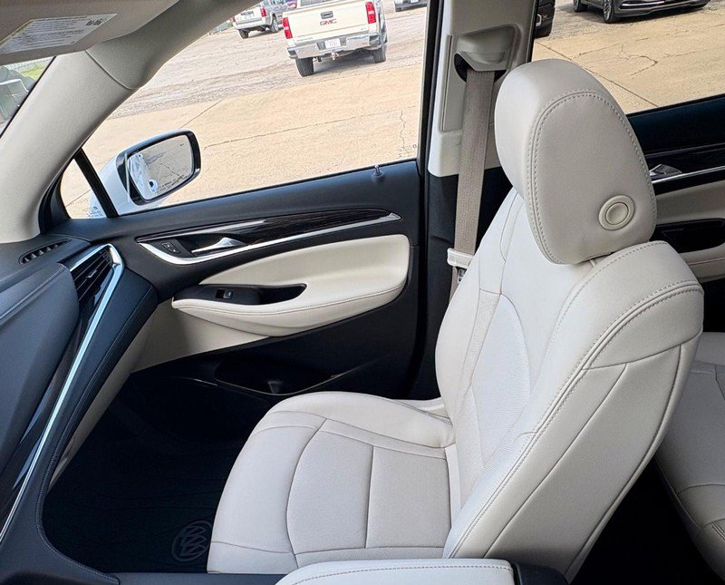 Used 2023 Buick Enclave Essence w/ Experience Buick Package FWD image 17