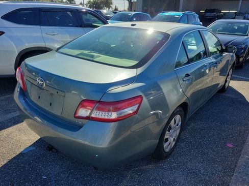 Used 2011 Toyota Camry LE image 4