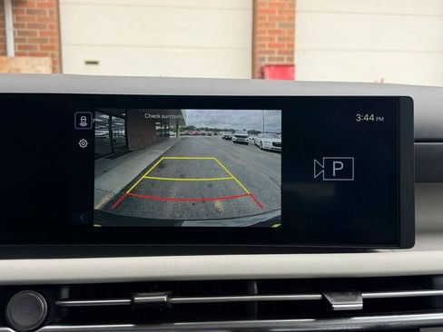 Used 2025 Hyundai Tucson SE AWD/4WD image 6