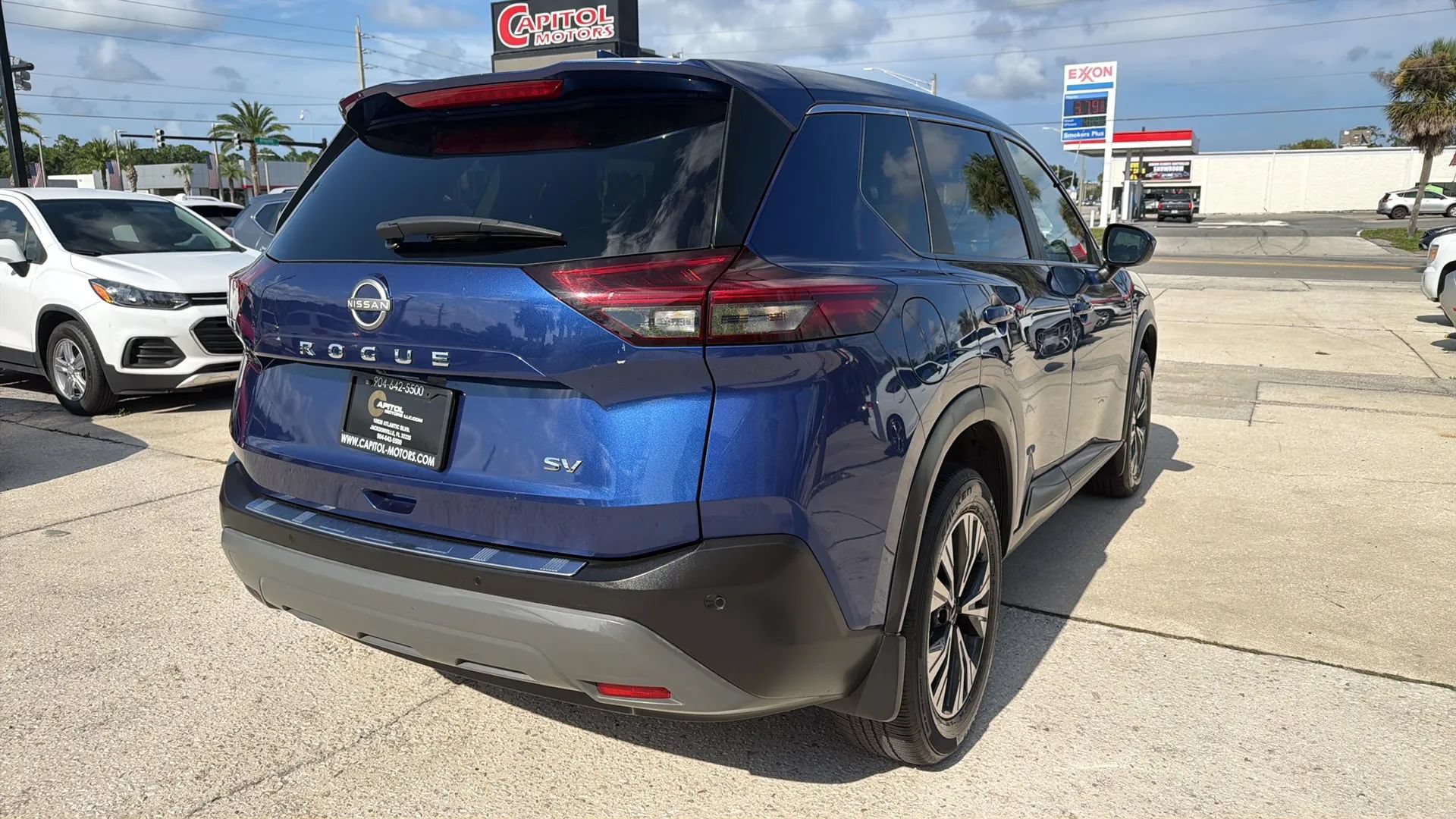 Used 2023 Nissan Rogue SV FWD image 5