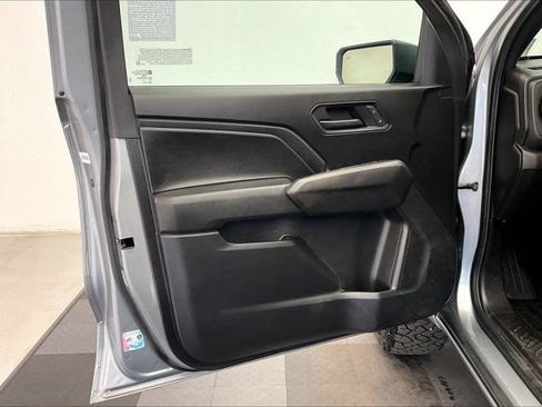 Used 2025 Chevrolet Colorado W/T AWD/4WD image 25