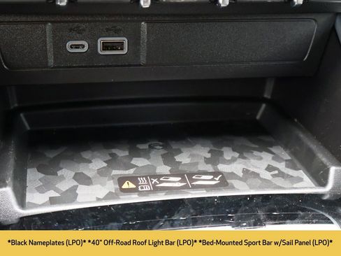 New 2025 Chevrolet Colorado Z71 w/ Midnight Edition image 11