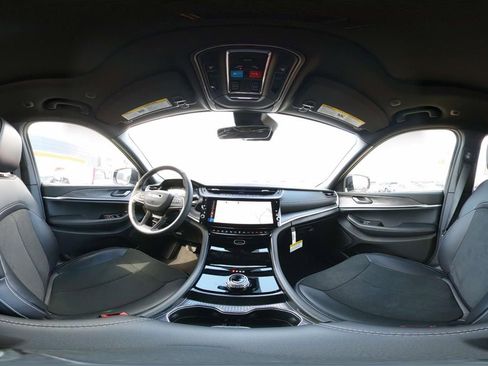 New 2026 Jeep Grand Cherokee Altitude image 28