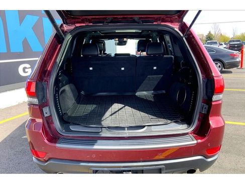 Used 2018 Jeep Grand Cherokee Trailhawk w/ Trailhawk Luxury Group AWD/4WD image 11
