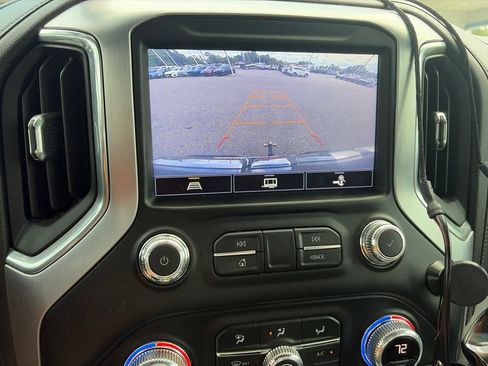 Used 2021 GMC Sierra 1500 SLT w/ SLT Convenience Package AWD/4WD image 9
