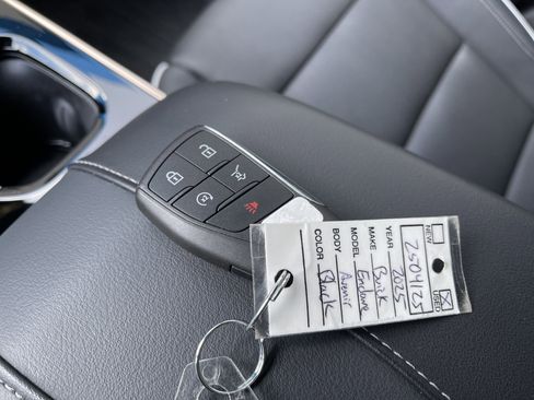 Used 2025 Buick Enclave Avenir image 56