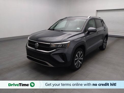 Used 2022 Volkswagen Taos SE FWD image 1