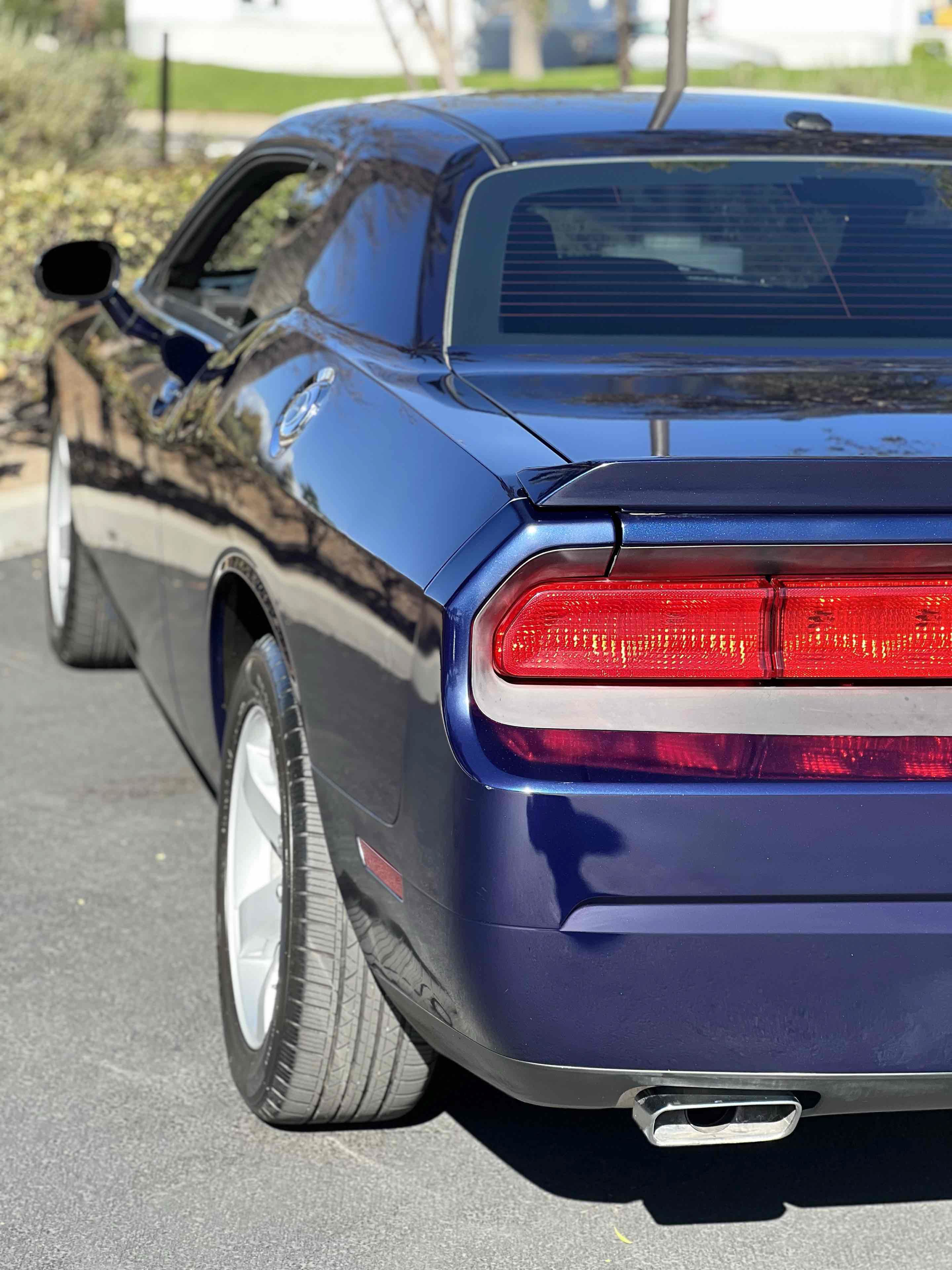 Used 2014 Dodge Challenger R/T RWD image 32