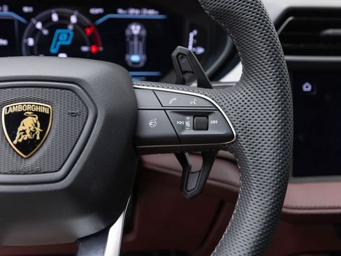 Used 2026 Lamborghini Urus SE AWD/4WD image 33
