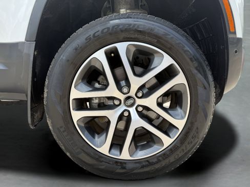 Used 2023 Land Rover Defender 90 S image 9